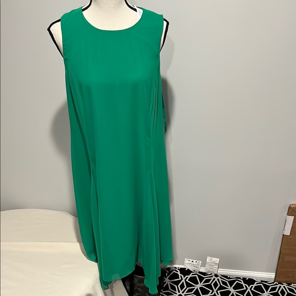 Elegant Green Sleeveless Dress